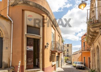 Edificio all\'aperto - Casa indipendente via Pietro Messina
 
21, Palazzolo Acreide - foto 1