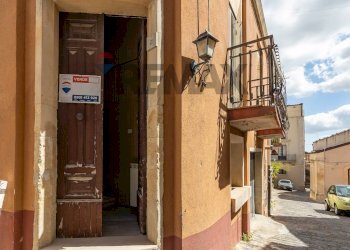 Edificio all\'aperto - Casa indipendente via Pietro Messina
 
21, Palazzolo Acreide - foto 3