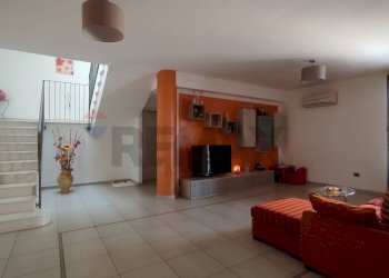 Soggiorno - Villa Via Serg. Cavallo
 
8, Rosolini - foto 5