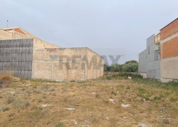 Edificio all\'aperto - Terreno edificabile Via Trento
 
17, Solarino - foto 11