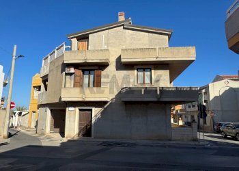 Edificio all\'aperto - Casa semi indipendente VIA CATRINI
 
15, Portopalo di Capo Passero - foto 2