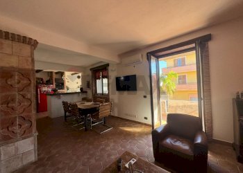 Sala da pranzo - Casa semi indipendente VIA CATRINI
 
15, Portopalo di Capo Passero - foto 12