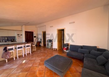 Sala da pranzo - Casa semi indipendente VIA CATRINI
 
15, Portopalo di Capo Passero - foto 45