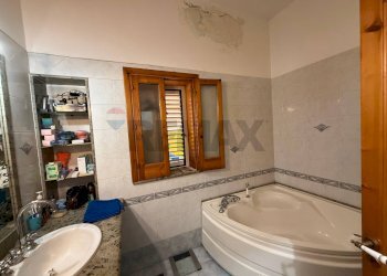 Bagno - Trilocale via Giuseppe Giusti
 
23, Priolo Gargallo - foto 7