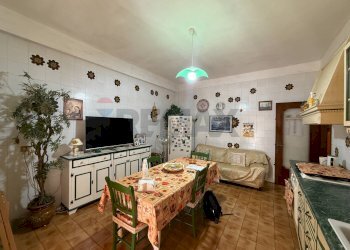 Sala da pranzo - Trilocale via Venezia
 
24, Priolo Gargallo - foto 5