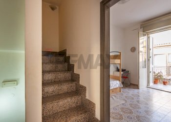 Scale - Independent house via galeno
 
130, Avola - photo 52