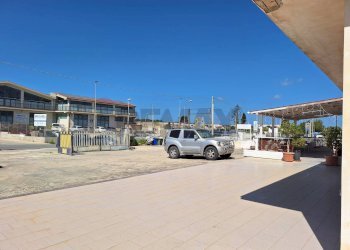 Edificio all\'aperto - Locale Commerciale Viale Paradiso
 
snc, Pachino - foto 6