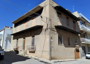 Edificio all\'aperto - Casa semi indipendente via Orfanotrofio Leggio
 
2, Rosolini - foto 1