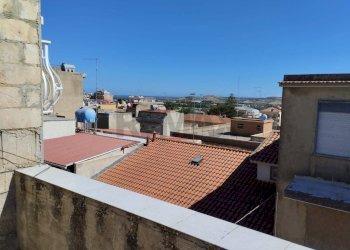 Edificio all\'aperto - Casa semi indipendente via Orfanotrofio Leggio
 
2, Rosolini - foto 11