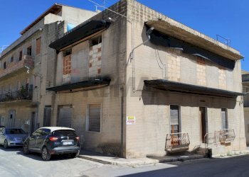 Edificio all\'aperto - Casa semi indipendente via Orfanotrofio Leggio
 
2, Rosolini - foto 23