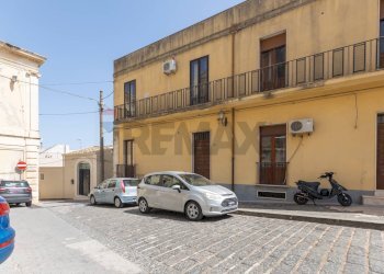Edificio all\'aperto - Independent house via Vittorio Emanuele
 
59-61, Melilli - photo 40
