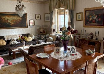 Sala da pranzo - Appartamento via Paternò
 
81, Siracusa - foto 5