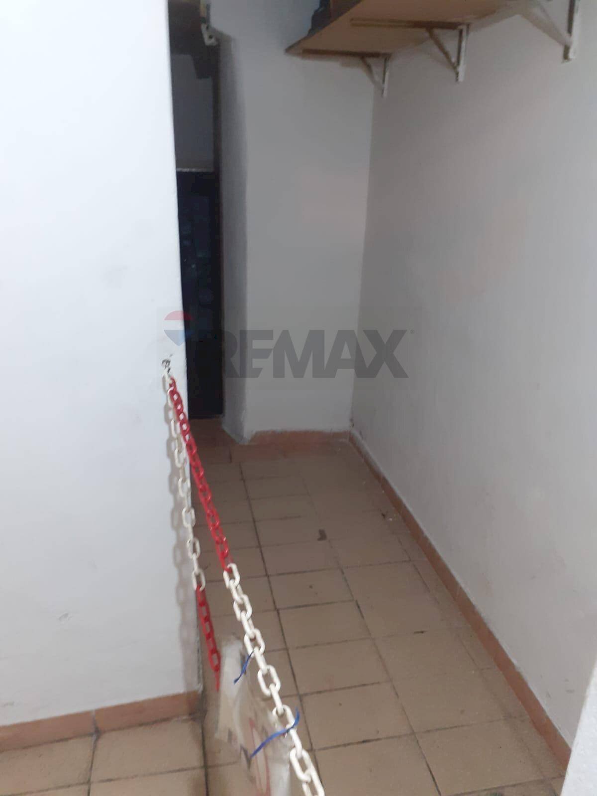 Stanza vuota - Locale Commerciale Piazzale Marconi
 
6, Siracusa - foto 3