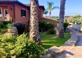 Giardino - Villa contrada cozzo telegrafo
 
snc, Augusta - foto 15