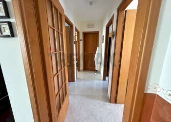 Hall / corridoio - Casa indipendente Via P. Umberto
 
181, Pachino - foto 25