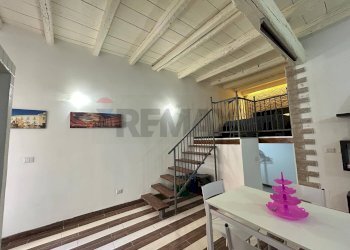 Scale - Casa indipendente VICOLO II VIA DELLA GIUDECCA
 
23, Siracusa - foto 3