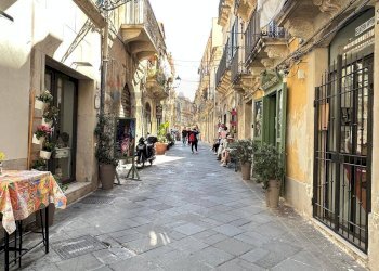 Edificio all\'aperto - Casa indipendente VICOLO II VIA DELLA GIUDECCA
 
23, Siracusa - foto 13