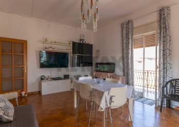 Sala da pranzo - Bilocale Via San Martino della Battaglia
 
15, Priolo Gargallo - foto 6