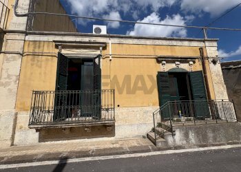 Casa all\'aperto - Independent house Via Roma
 
12, Cassaro - photo 1