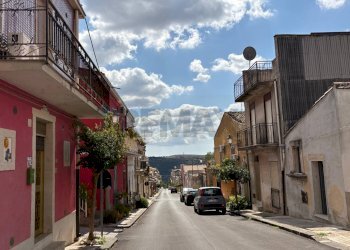 Edificio all\'aperto - Independent house Via Roma
 
12, Cassaro - photo 22