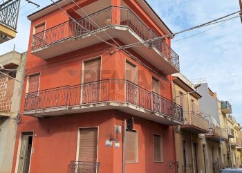 Edificio all\'aperto - Casa indipendente Via Platamone
 
58, Rosolini - foto 1