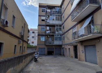 Edificio all\'aperto - Box via Carlentini
 
4, Siracusa - foto 28