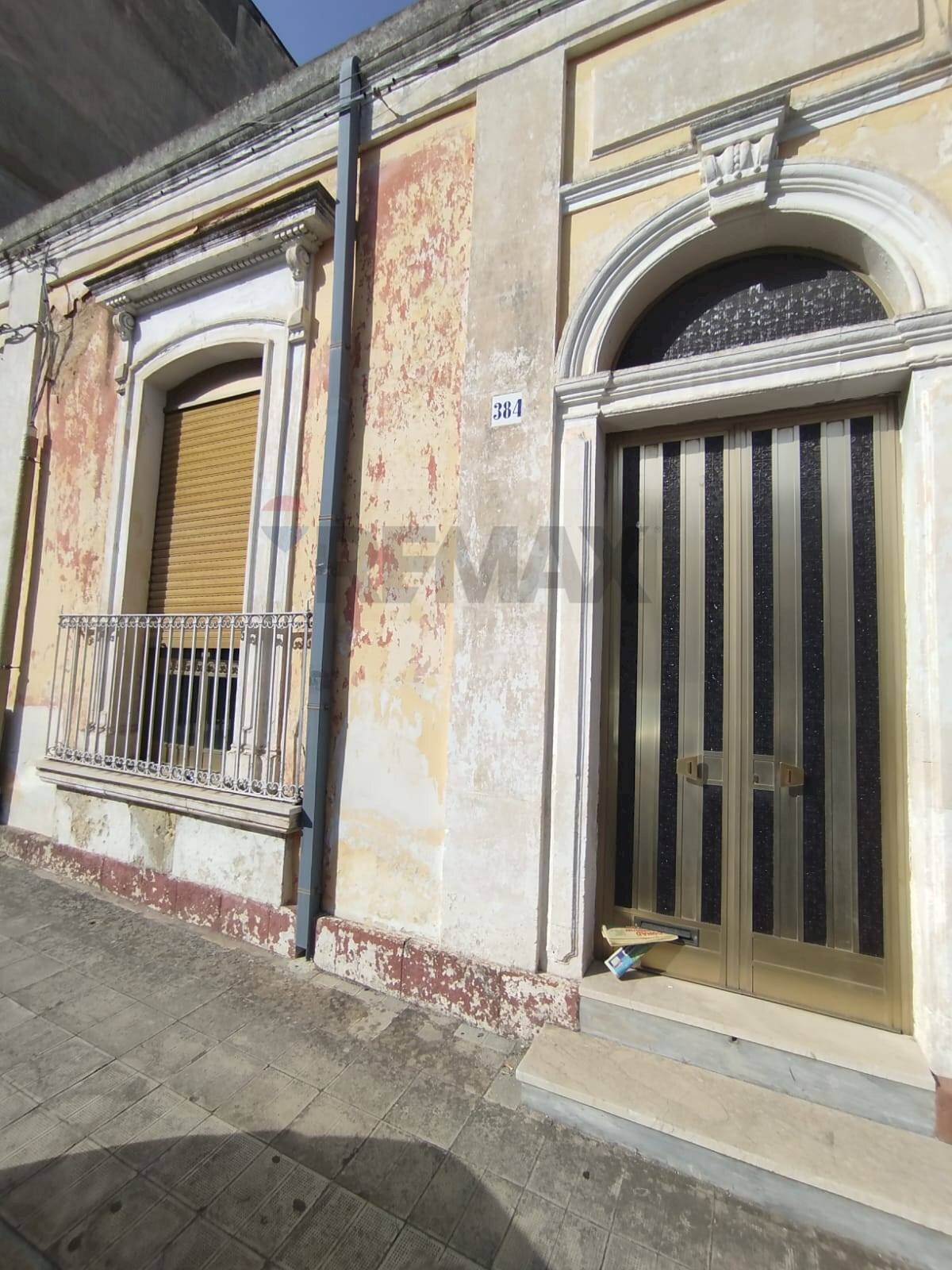 Edificio all\'aperto - Independent house Via Vittorio Emanuele III
 
384, Canicattini Bagni - photo 2