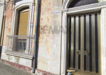 Edificio all\'aperto - Casa indipendente Via Vittorio Emanuele III
 
384, Canicattini Bagni - foto 2