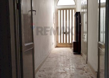 Hall / corridoio - Casa indipendente Via Vittorio Emanuele III
 
384, Canicattini Bagni - foto 4