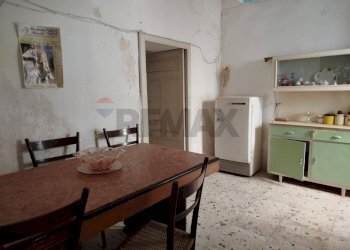 Sala da pranzo - Casa indipendente Via Vittorio Emanuele III
 
384, Canicattini Bagni - foto 17