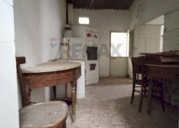 Sala da pranzo - Casa indipendente Via Vittorio Emanuele III
 
384, Canicattini Bagni - foto 28