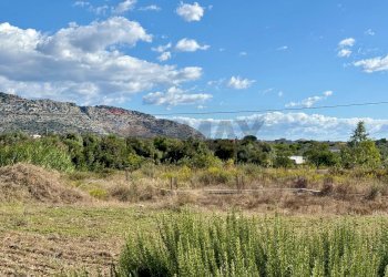 Vista delle montagne - Locale Commerciale SS124, Solarino - foto 3