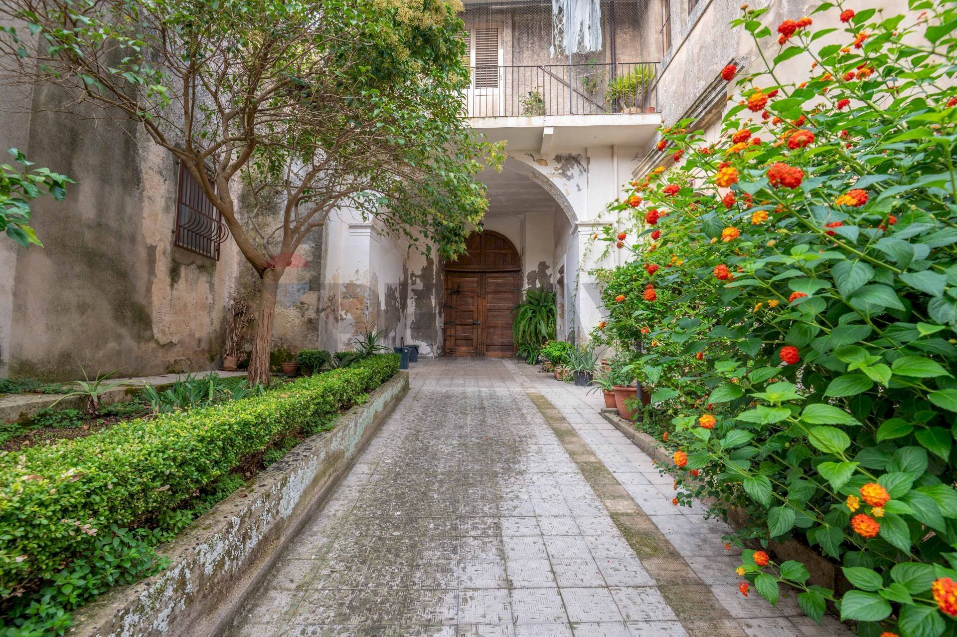 Giardino - Quadrilocale VIA D'ALBERGO
 
42, Palazzolo Acreide - foto 2