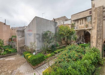 Giardino - Quadrilocale VIA D'ALBERGO
 
42, Palazzolo Acreide - foto 38