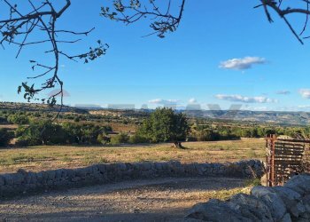 Vista delle montagne - Agricultural land Contrada Cozzo Cisterna
 
snc, Rosolini - photo 12