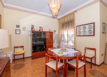 Sala da pranzo - Appartamento viale zeccchino
 
72, Siracusa - foto 14