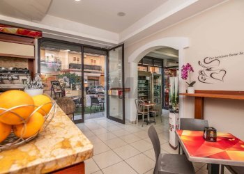 Cucina - Bar Tavola Calda - Fredda Via Rosolini
9, Siracusa - foto 10