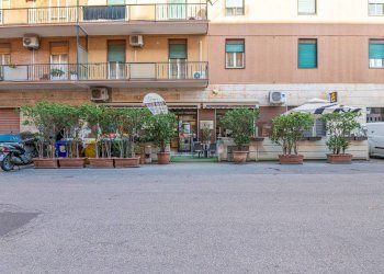 Edificio all\'aperto - Bar Tavola Calda - Fredda Via Rosolini
9, Siracusa - foto 21