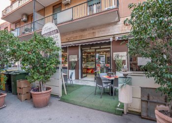 Edificio all\'aperto - Bar Tavola Calda - Fredda Via Rosolini
9, Siracusa - foto 23