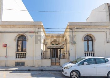 Edificio all\'aperto - Casa semi indipendente Via Riviera Dionisio il Grande
 
140, Siracusa - foto 1