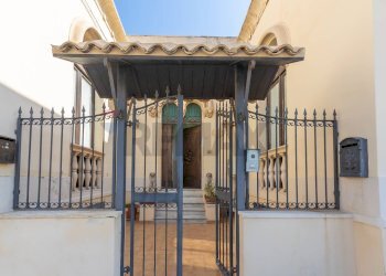 Casa all\'aperto - Casa semi indipendente Via Riviera Dionisio il Grande
 
140, Siracusa - foto 2