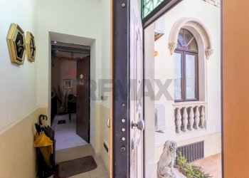 Hall / corridoio - Casa semi indipendente Via Riviera Dionisio il Grande
 
140, Siracusa - foto 3