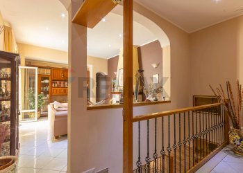 Hall / corridoio - Casa semi indipendente Via Riviera Dionisio il Grande
 
140, Siracusa - foto 4