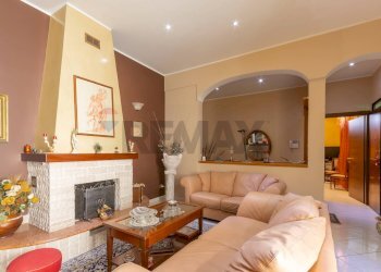 Soggiorno - Casa semi indipendente Via Riviera Dionisio il Grande
 
140, Siracusa - foto 9