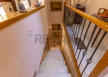 Scale - Casa semi indipendente Via Riviera Dionisio il Grande
 
140, Siracusa - foto 16