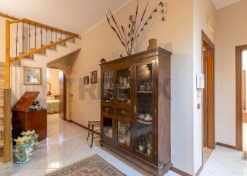 Hall / corridoio - Casa semi indipendente Via Riviera Dionisio il Grande
 
140, Siracusa - foto 18