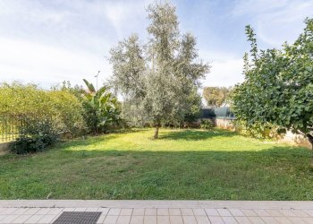 Giardino - Appartamento Viale Pietro Nenni
 
68, Floridia - foto 11