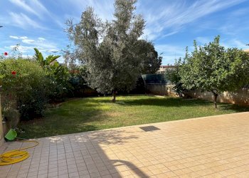 Giardino - Appartamento Viale Pietro Nenni
 
68, Floridia - foto 31