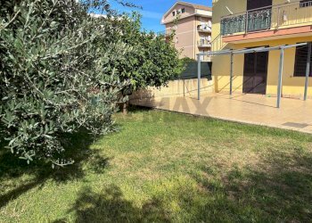 Giardino - Appartamento Viale Pietro Nenni
 
68, Floridia - foto 32