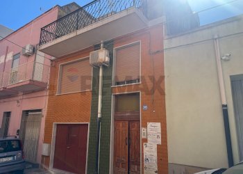 Edificio all\'aperto - Casa indipendente VIA TORINO
 
243, Pachino - foto 1